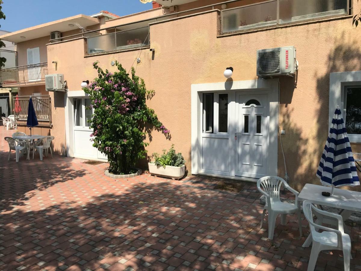 Apartman Neyra 2 *